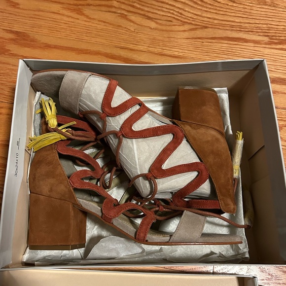 Marc Fisher Women's Rayz Heels - Picture 3 of 5